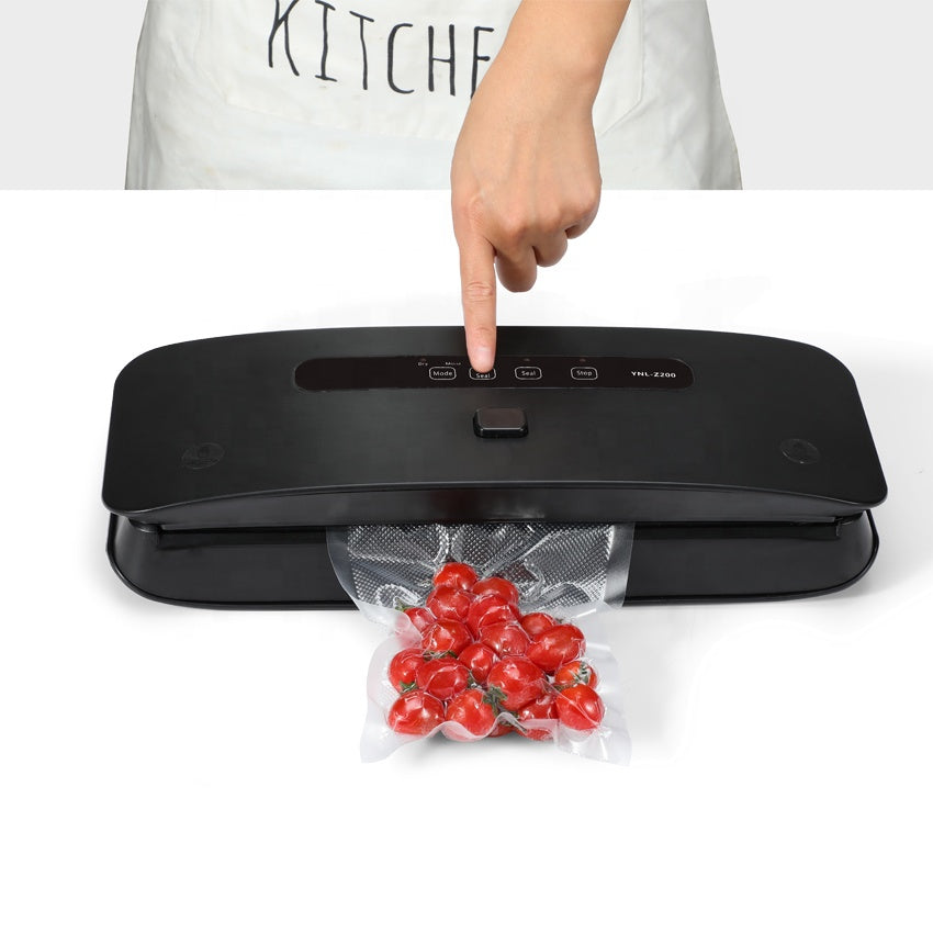 Automatic vacuum sealing machine for small food bag